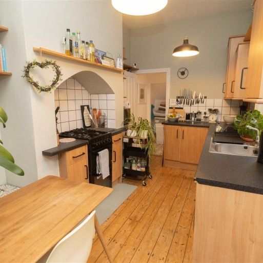 2 Bedroom Flat - Ground Floor - Photo 1