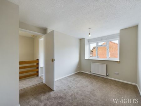 3 bedroom Mid Terraced House - Harwood Close, Welwyn Garden City - Photo 5