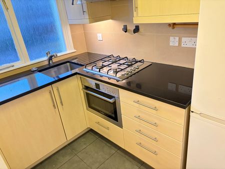 Studio Flat, Very Near Ealing Broadway Central Ar, W5 - Photo 3