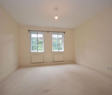 4 bedroom detached house to rent - Photo 4