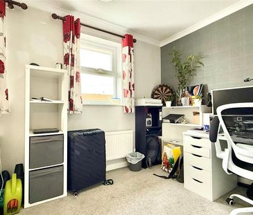 2 bedroom end of terrace house to rent - Photo 1