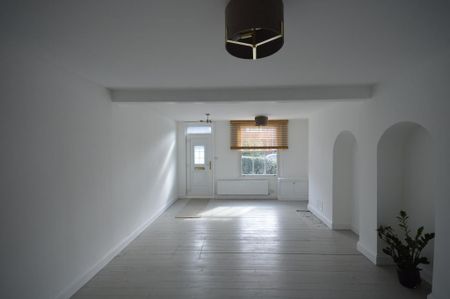 3 bedroom semi-detached house to rent - Photo 3