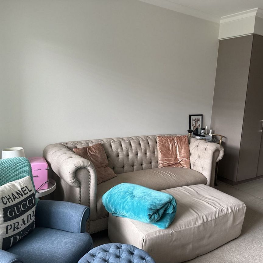 EXECUTIVE APARTMENT ON TOP FLOOR - Photo 1