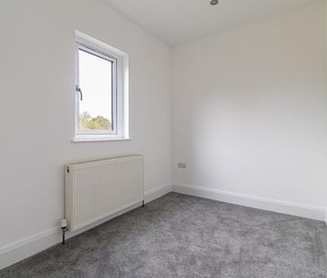 4 bedroom detached house to rent - Photo 6