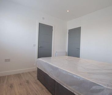 3 bedroom apartment to rent - Photo 2