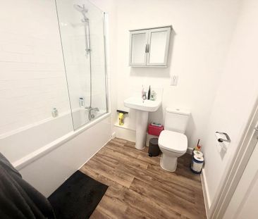 2 bedroom apartment to rent - Photo 5