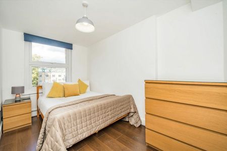 West Cromwell Road, Earls Court, SW5 - Photo 2