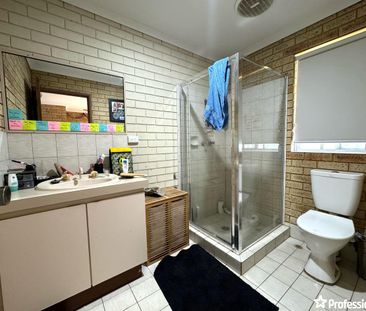 BLUFF POINT EASY LIVING! - Photo 4