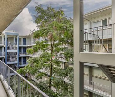 Stylish, Sunny, and Superbly Located Studio - Photo 2