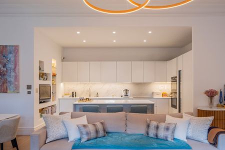 Cumberland House, Clifton Gardens, Little Venice, W9 1DX - Photo 3