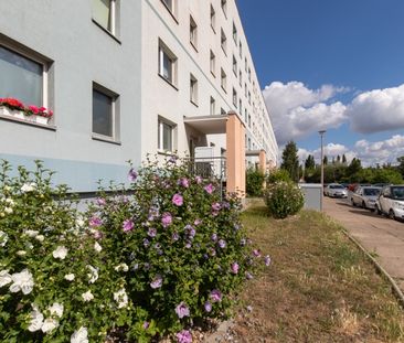 Ruhige Lage und Blick ins Grüne…wir sanieren für Sie - Photo 1