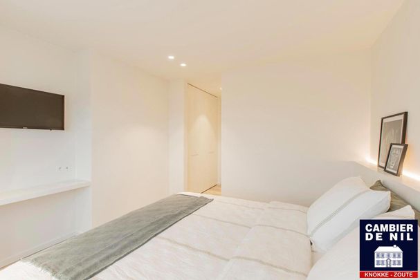 Volledig gerenoveerd appartement met frontaal meerzicht - Foto 1