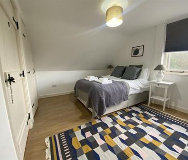 2 bedroom semi-detached house to rent - Photo 5