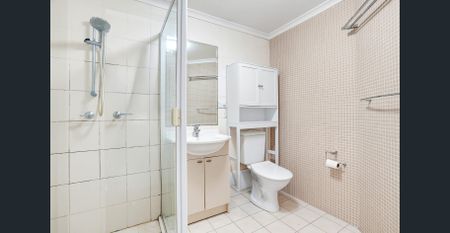 Spacious Apartment with Stunning Views in the Heart of Parramatta - Photo 5