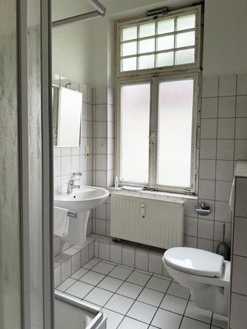 Gemütliche 4,5-Zimmer-Wohnung mit großem Balkon in Bahnhofsnähe - Photo 2
