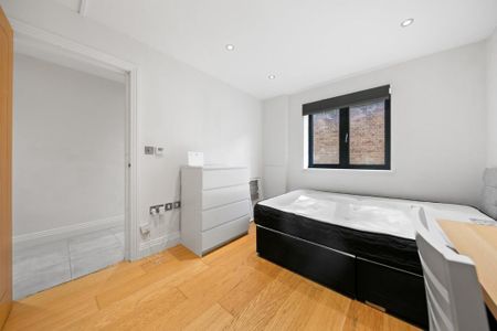 4 bedroom mews to rent - Photo 5