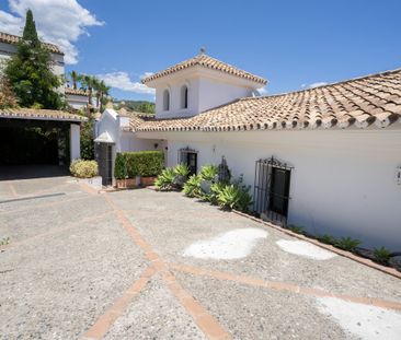 House in Los Arqueros, Costa del Sol - Photo 1