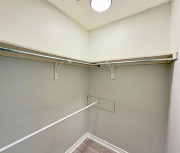 For Lease - 438 Jay Crescent, Orangeville, Ontario - Photo 3