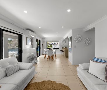 22 Maureen Court, Broadbeach Waters QLD 4218 - House For Rent | Domain - Photo 4