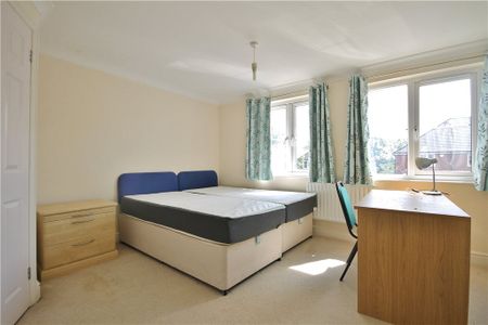 The Gables, Guildford, Surrey, GU2 9JR - Photo 3