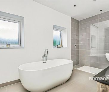 4 bedroom terraced house to rent - Photo 6