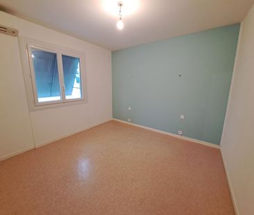 Location Appartement 3 pièces 71m² - Photo 3