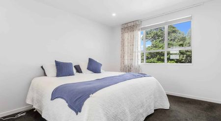 Executive Quality- Spacious Luxury living! - Photo 3