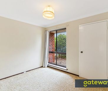 Charming 3 Bedroom Home in a Prime Leeming Location! - Photo 3