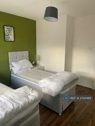 1 bedroom in a house share to rent - Photo 3