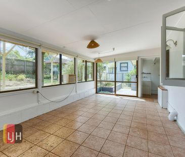 2 BEDROOM + STUDY + RUMPUS WITH AIR CONDITIONING! - Photo 4