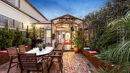 Victorian Charm with Contemporary Living - Photo 3
