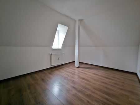 Schöne geräumige Dachgeschosswohnung in Stadtvilla - Photo 3