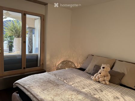 4.5 Room Apartment, 160m2, Lakeview, Pool, 2 Garage Parkings - Photo 2