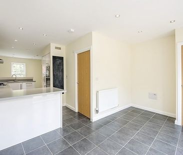 4 bedroom terraced house to rent - Photo 6