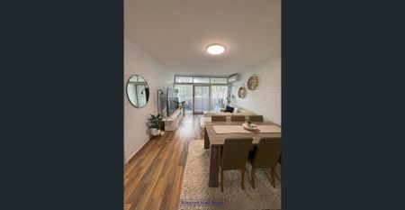 Modern Coastal Living- Spacious Top Floor 2 x 1 - Photo 2