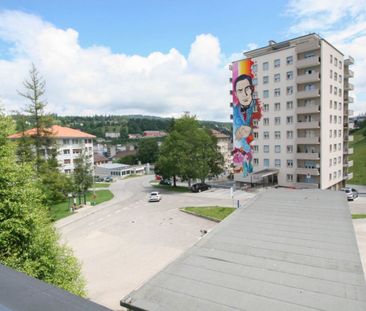 Bel appartement rénové de 4.5 pièces avec balcon - Photo 2