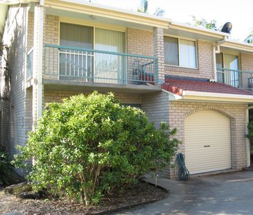 LARGE TOWNHOUSE - Photo 5