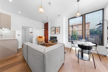 Redhill Street - Photo 4