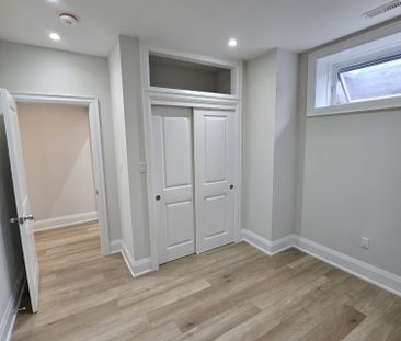 For Lease - 41 Sugarbush Square, Toronto, Ontario - Photo 3