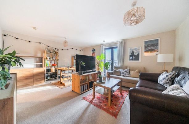 2 bedroom flat to rent - Photo 1