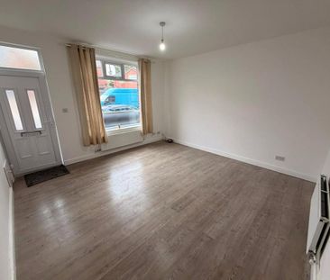 3 bedroom semi-detached house to rent - Photo 6