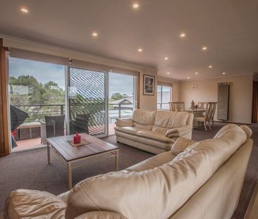 3 Bedroom Home in a Fantastic Safety Beach Location - Photo 1