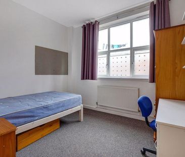 1 bedroom in a house share to rent - Photo 6