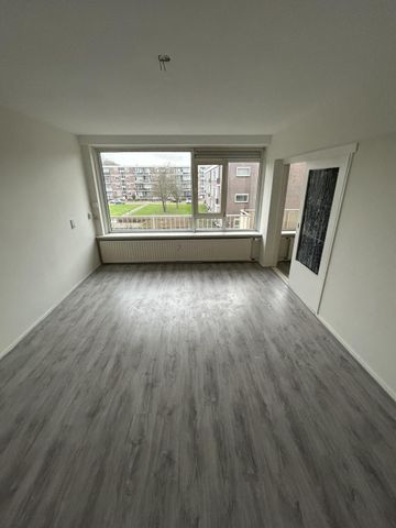 Te huur: Appartement Winston Churchilllaan 11 in Spijkenisse - Photo 2