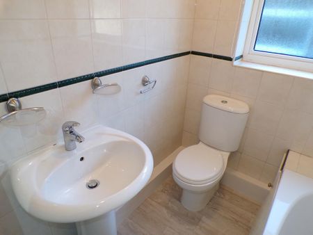 2 bedroom maisonette to rent - Photo 3