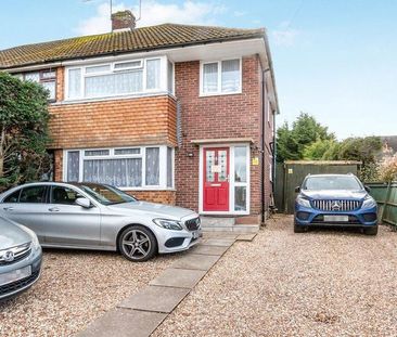 3 bedroom semi-detached house to rent - Photo 2