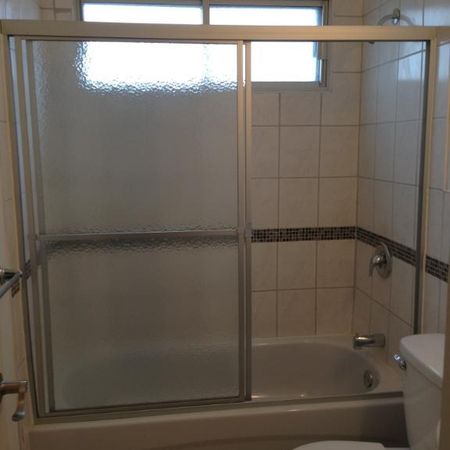 À VOIR 4 1/2 rénové appartement près métro concorde - Photo 4