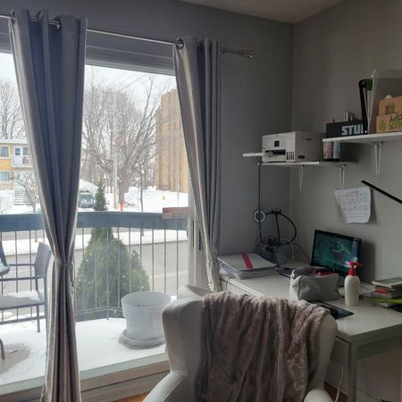 GRAND 4 1/2 - MODERNE - ENDROIT CALME - BEAU SECTEUR - A PIED STATION MÉTRO MONTMORENCY **À VOIR ** 450-664-7578 - Photo 4