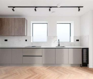 Novum Court, Cannon Hill Lane, London, SW20 - Photo 5