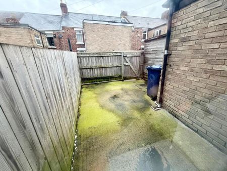 2 bedroom terraced house to rent - Photo 5
